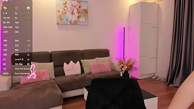 SweetAmeliaaa online show from September 12, 2025, 7:46 pm