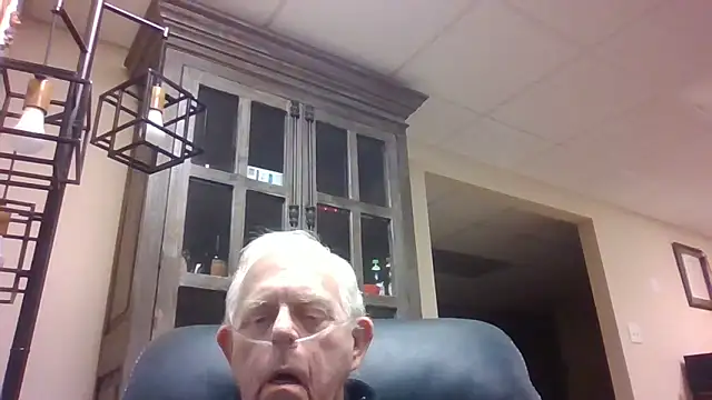 bootlegmanz online show from December 17, 2025, 6:57 pm