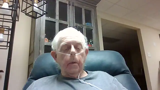 Snapshot of bootlegmanz chatting on April 16, 2026, 3:35 pm bootlegmanz online show from April 16, 2026, 3:35 pm