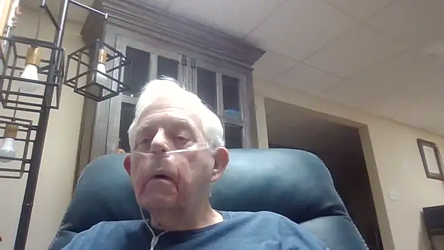 Snapshot of bootlegmanz chatting on May 31, 2026, 7:36 pm bootlegmanz online show from May 31, 2026, 7:36 pm
