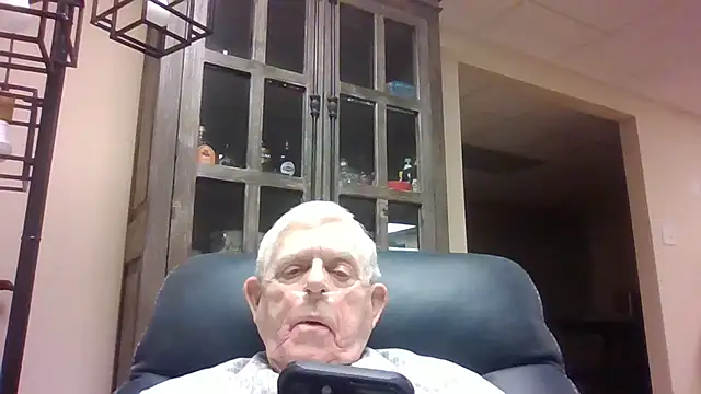 Snapshot of bootlegmanz chatting on May 10, 2026, 4:31 pm bootlegmanz online show from May 10, 2026, 4:31 pm