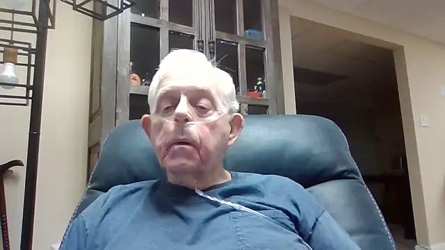 Snapshot of bootlegmanz chatting on May 19, 2026, 2:24 pm bootlegmanz online show from May 19, 2026, 2:24 pm