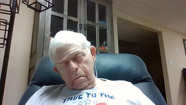 Snapshot of bootlegmanz chatting on May 25, 2026, 3:55 pm bootlegmanz online show from May 25, 2026, 3:55 pm