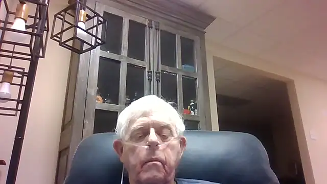 Snapshot of bootlegmanz chatting on March 8, 2026, 2:42 pm bootlegmanz online show from March 8, 2026, 2:42 pm