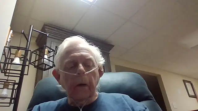 Snapshot of bootlegmanz chatting on April 2, 2026, 4:57 pm bootlegmanz online show from April 2, 2026, 4:57 pm