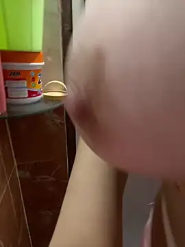 Snapshot of Marewa12 chatting on February 7, 2026, 3:42 pm Marewa12 online show from February 7, 2026, 3:42 pm