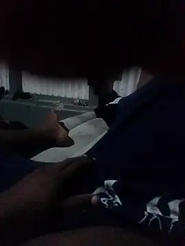 Algenis1232 online show from October 28, 2025, 7:18 am