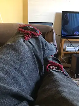 SmallGoodNutts online show from September 27, 2025, 1:28 pm