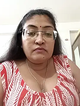 Snapshot of LAVERNIYA_ chatting on October 25, 2025, 11:09 am LAVERNIYA  online show from October 25, 2025, 11:09 am