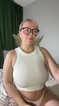 Charming Daphny online show from June 4, 2026, 6:29 am