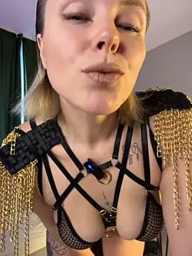 Snapshot of Charming_Daphny chatting on February 1, 2026, 6:33 am Charming Daphny online show from February 1, 2026, 6:33 am