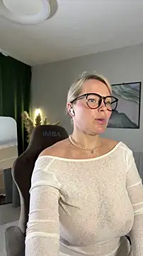 Charming Daphny online show from June 19, 2026, 6:41 am