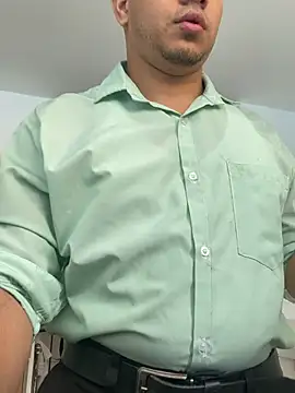 Juanes432 online show from February 13, 2026, 7:03 pm