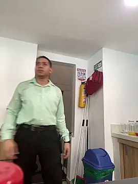 Juanes432 online show from February 23, 2026, 9:04 pm