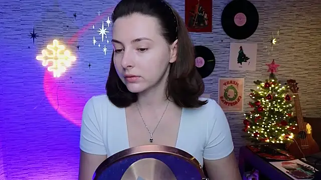 GloriaElmer online show from January 16, 2025, 7:28 am