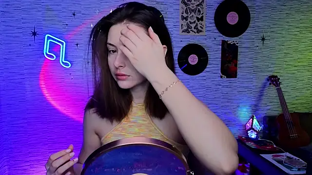 GloriaElmer online show from February 19, 2025, 8:01 am