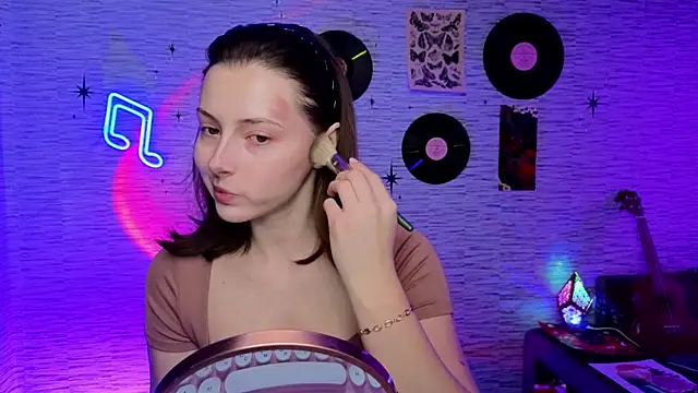 GloriaElmer online show from February 18, 2025, 6:59 am