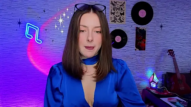 GloriaElmer online show from February 3, 2025, 9:52 am