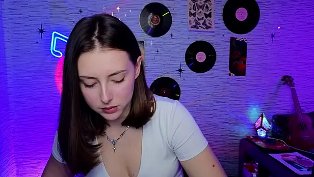 GloriaElmer online show from February 17, 2025, 11:02 am