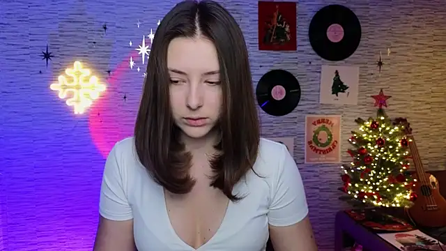 GloriaElmer online show from January 13, 2025, 8:26 am