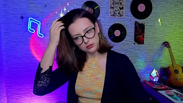 GloriaElmer online show from February 6, 2025, 9:00 am