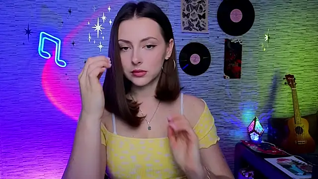 GloriaElmer online show from February 7, 2025, 9:05 am