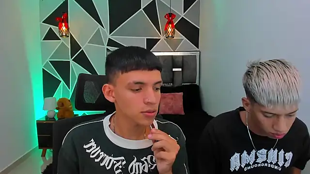 Snapshot of Juan_Nd_Steven chatting on May 2, 2026, 3:56 am Juan Nd Steven online show from May 2, 2026, 3:56 am
