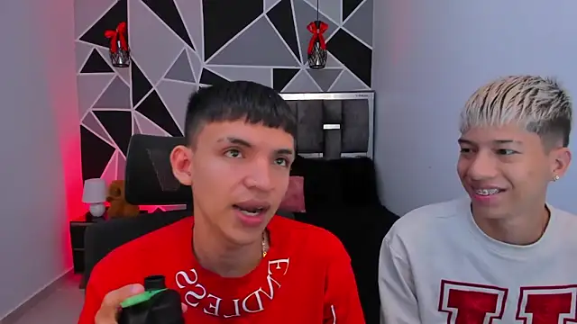 Snapshot of Juan_Nd_Steven chatting on May 3, 2026, 11:37 am Juan Nd Steven online show from May 3, 2026, 11:37 am