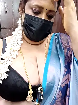 Snapshot of ashikaa_r chatting on March 12, 2025, 6:53 pm ashikaa r online show from March 12, 2025, 6:53 pm