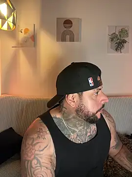 yeikoe1 online show from September 30, 2025, 2:06 am