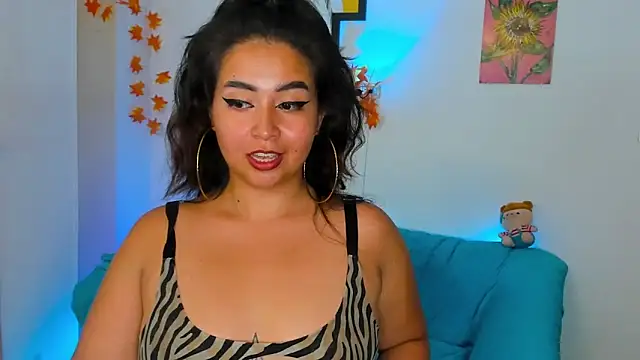 Snapshot of LiahDiaz chatting on January 11, 2025, 12:12 am LiahDiaz online show from January 11, 2025, 12:12 am