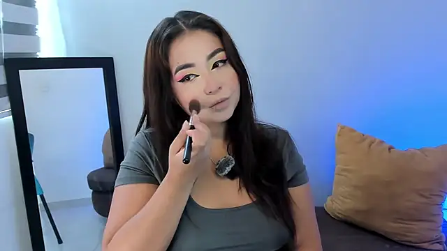LiahDiaz online show from May 27, 2026, 2:24 pm