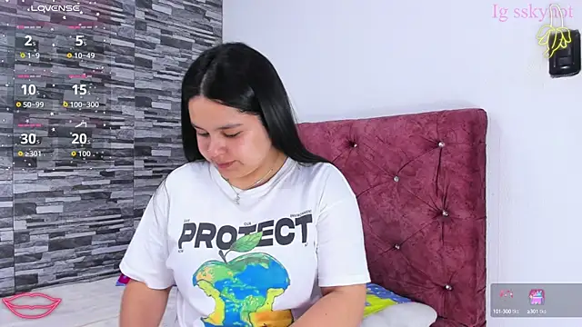 Snapshot of skyhotgirll chatting on September 11, 2025, 2:11 am skyhotgirll online show from September 11, 2025, 2:11 am