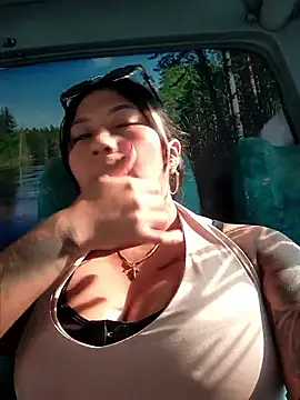 Snapshot of luisa16xxx chatting on September 17, 2025, 8:44 pm luisa16xxx online show from September 17, 2025, 8:44 pm