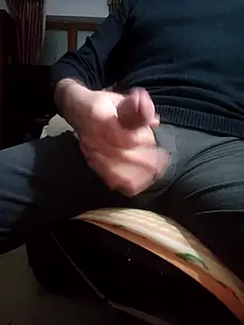 Snapshot of pagani5656 chatting on February 12, 2025, 4:23 am pagani5656 online show from February 12, 2025, 4:23 am