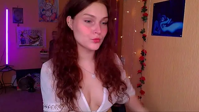 Snapshot of Jenna_Sativa chatting on August 7, 2026, 12:00 pm Jenna Sativa online show from August 7, 2026, 12:00 pm