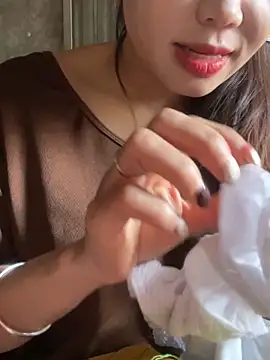 Snapshot of Laura8910 chatting on March 21, 2025, 5:21 am Laura8910 online show from March 21, 2025, 5:21 am