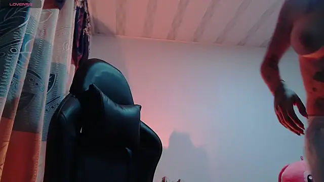 sweet cutetras22 online show from April 14, 2026, 8:47 pm