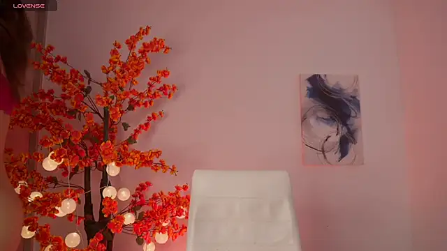 VictoriaHiill online show from March 21, 2026, 5:50 pm