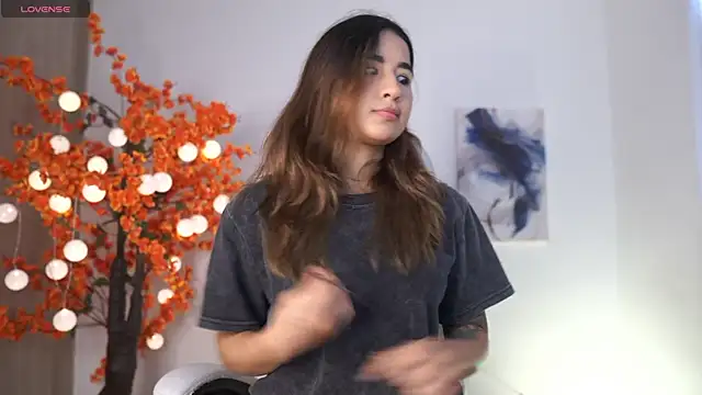 VictoriaHiill online show from November 7, 2025, 5:17 pm