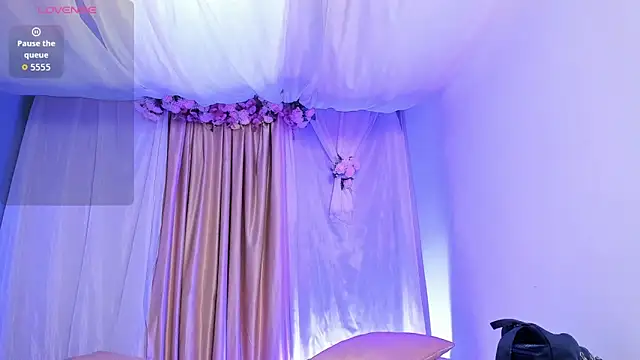 salomee star  online show from February 2, 2026, 6:29 pm