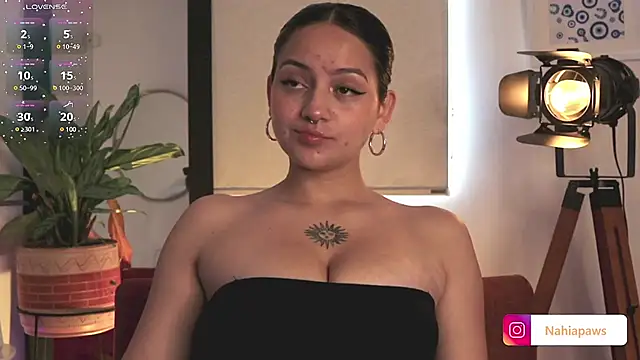 nahiapaws online show from February 28, 2025, 3:59 pm