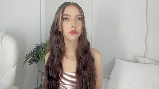 Snapshot of Mariapettit chatting on February 13, 2025, 12:21 pm Mariapettit online show from February 13, 2025, 12:21 pm