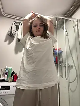 PamelaXX  online show from April 2, 2026, 5:03 am