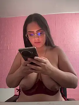 Snapshot of karol_9 chatting on March 3, 2025, 10:10 pm karol 9 online show from March 3, 2025, 10:10 pm