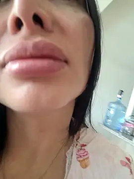 Snapshot of _monicab chatting on March 1, 2026, 2:50 pm monicab online show from March 1, 2026, 2:50 pm