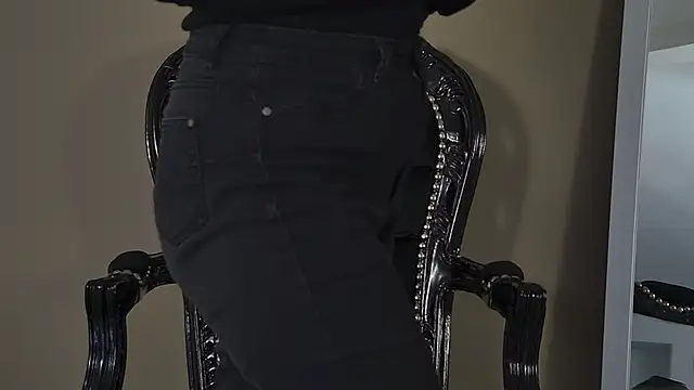 AliceMunro online show from February 21, 2026, 8:33 pm