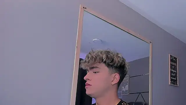 Snapshot of ANDRIUS_24 chatting on January 25, 2025, 12:58 pm ANDRIUS 24 online show from January 25, 2025, 12:58 pm