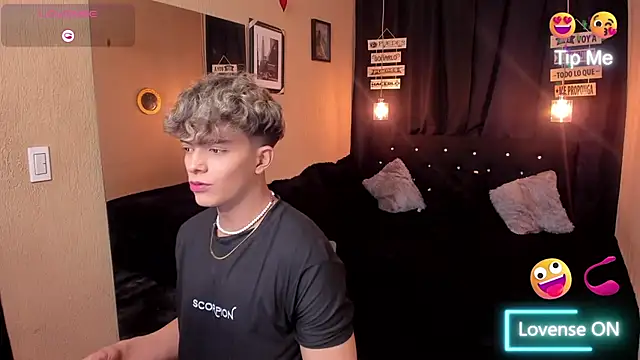 Snapshot of ANDRIUS_24 chatting on March 8, 2025, 6:05 pm ANDRIUS 24 online show from March 8, 2025, 6:05 pm