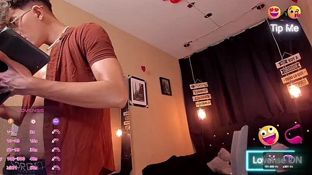 Snapshot of ANDRIUS_24 chatting on March 17, 2025, 10:40 pm ANDRIUS 24 online show from March 17, 2025, 10:40 pm